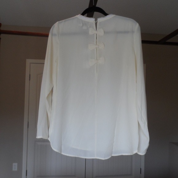 Ivory blouse - Picture 5 of 6